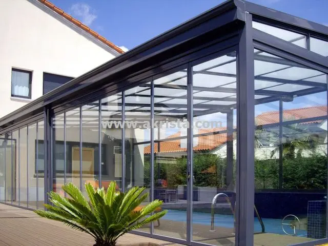 Cortinas SF 35 en una pérgola